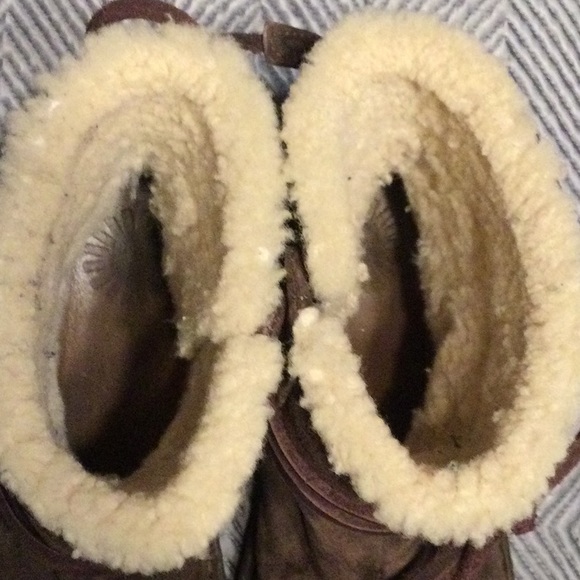 UGG size 8 brown suede boots for women - Picture 9 of 10